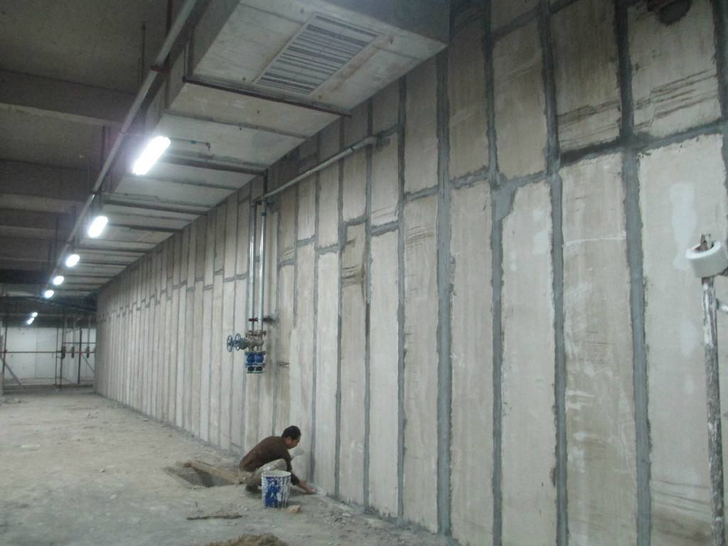 蒸壓加氣混土板與其它輕質隔墻板安裝效果對比分析